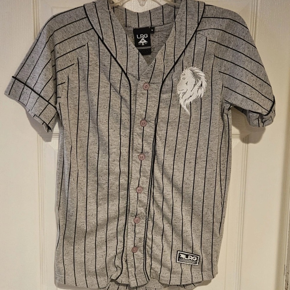 LRG Lion Baseball Jersey Medium (Youth?) Gray ‎ Button Up Shirt - Stain On Tag